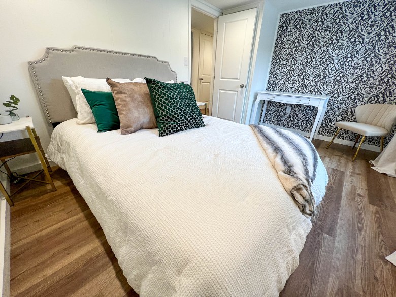 Second level queen bedroom