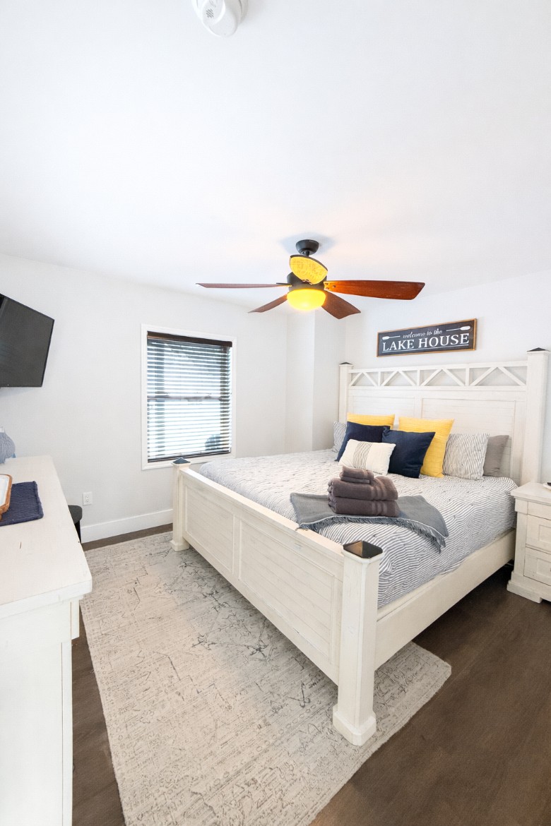 Lakefront Lookout main level king bedroom