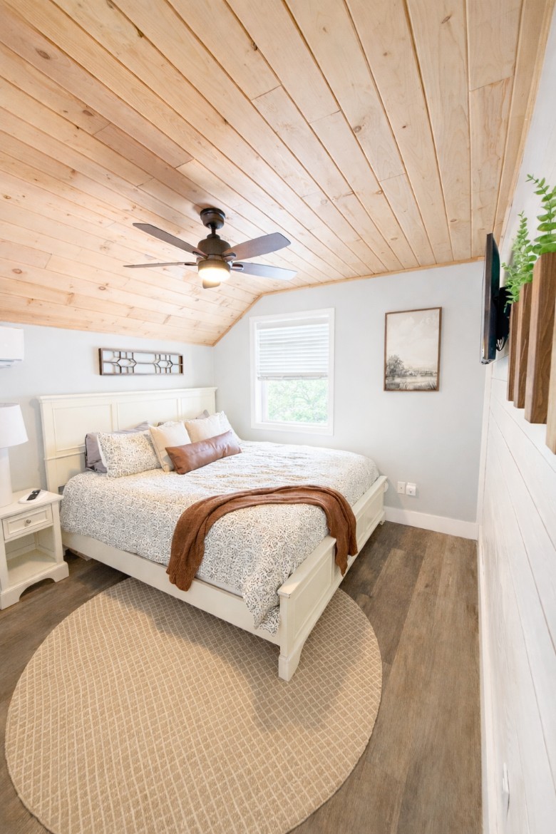 Upper level king bedroom at lakeside Retreat