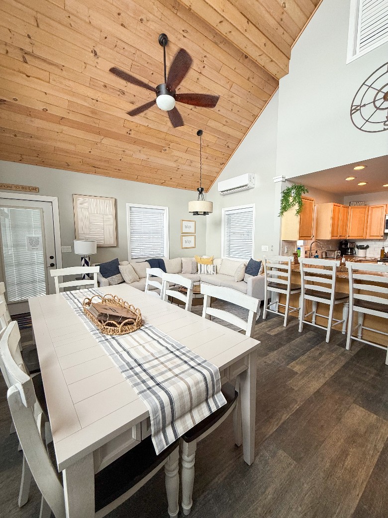 Lakeside Retreat dining room
