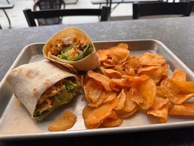 wrap and potato chips