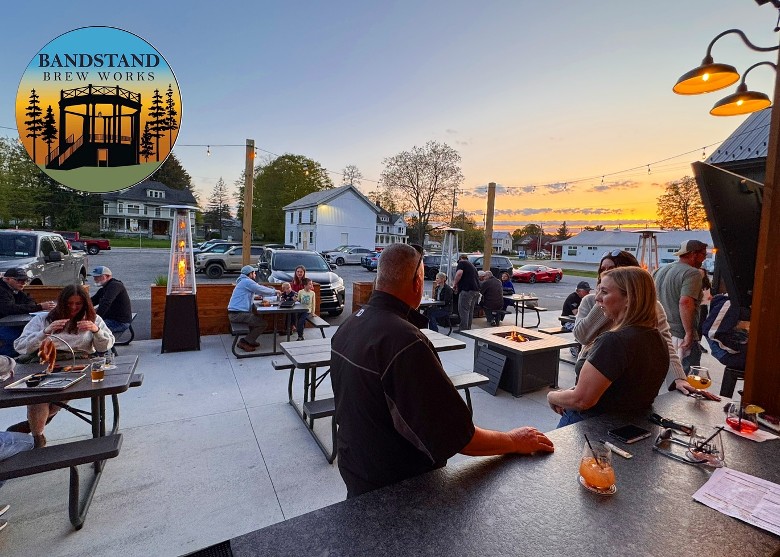 patio seating at Bandstand Brew Works