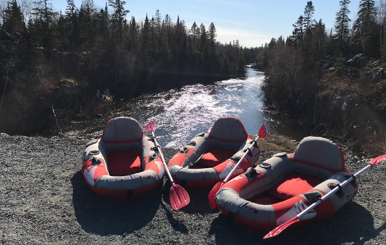 Light weight easy to use hard to flip over with a back rest raft