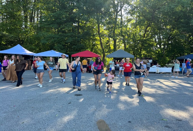 outdoor line dancing