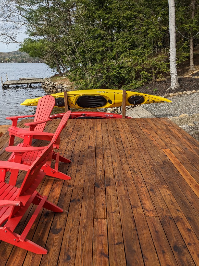 This rental also includes a paddle board and two kayaks so you can get out and enjoy the lake