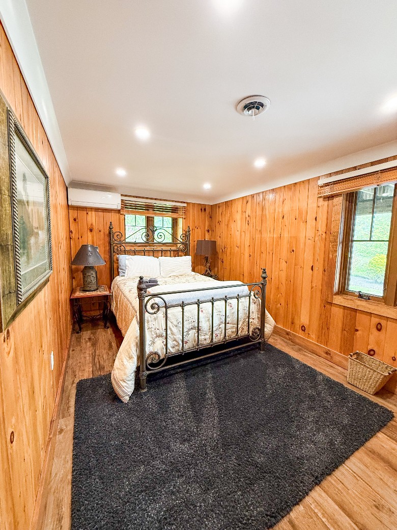 Queen bedroom