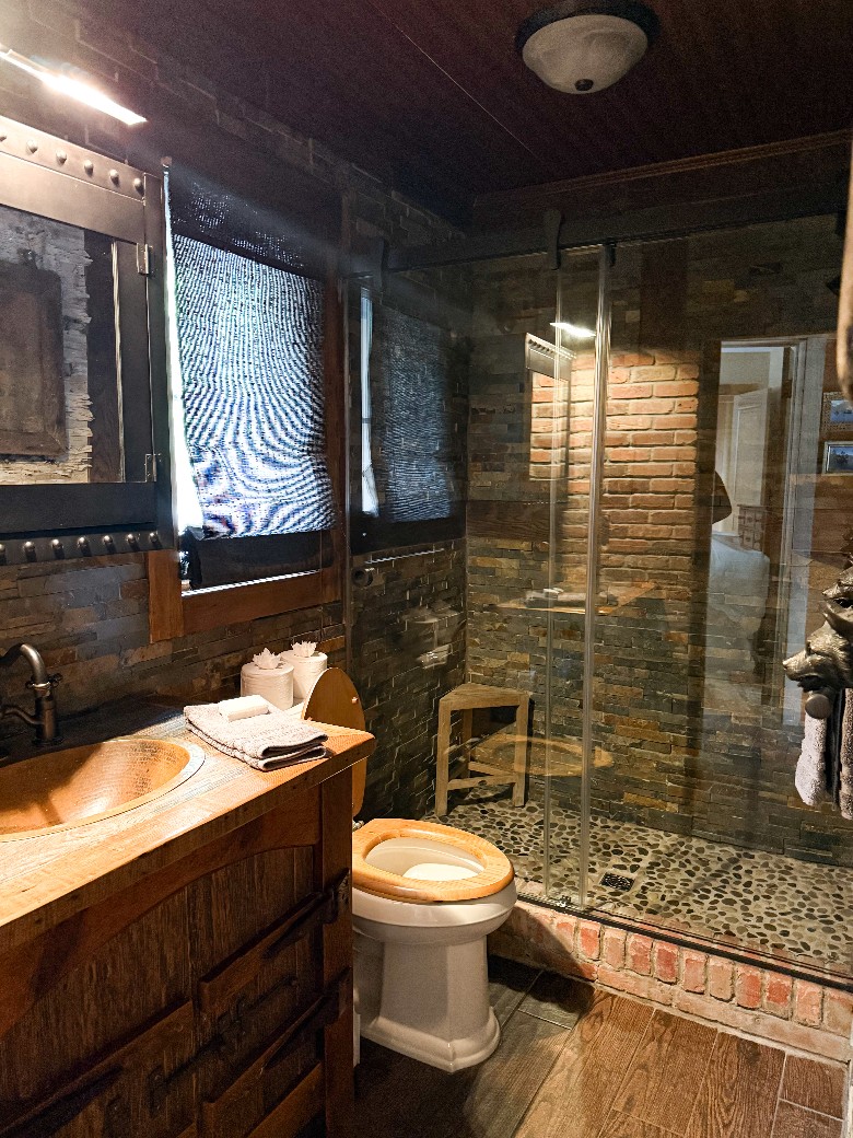 A full bathroom with shower