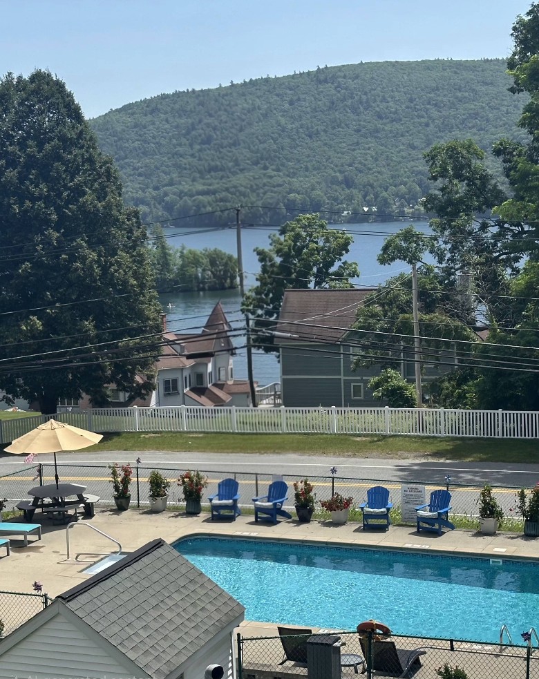 motel pool