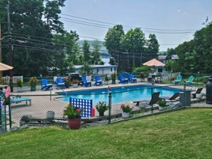 motel pool