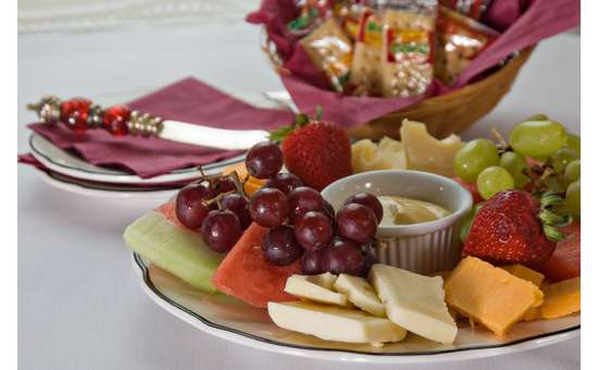 INNdulgence - fruit and cheese platter
