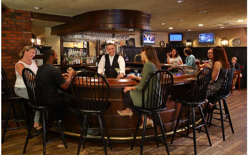 The Century House American Restaurant In Albany Ny The Century House Events Hotel Dining 2