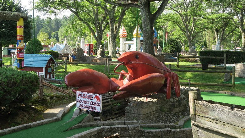 Giant Lobster statue at Around the World Golf Course