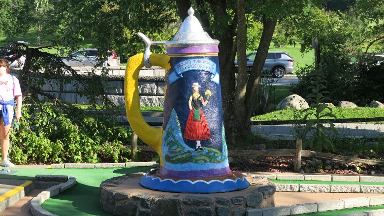 Beer Stine statue at Around the World Golf Course