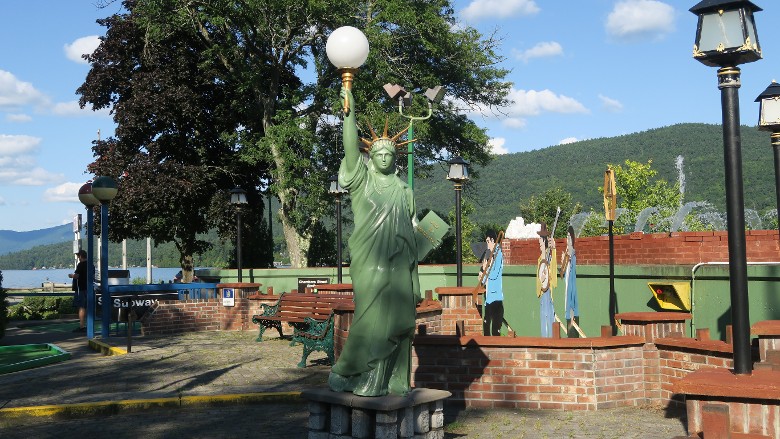 Statue of Liberty replica at Around the World Golf Course