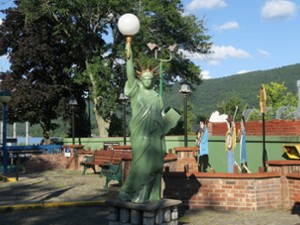 Statue of Liberty replica at Around the World Golf Course