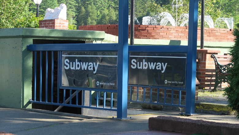 New York Subway entrance at Around the World Golf Course