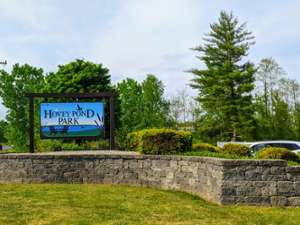 hovey pond park sign at entrance to park
