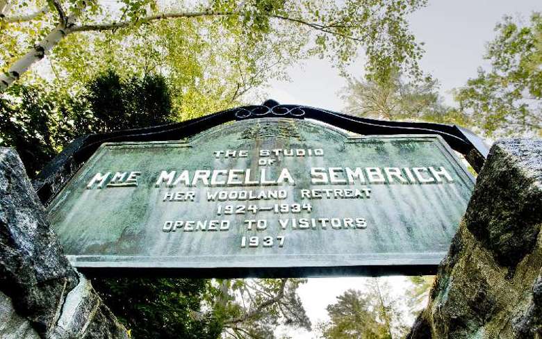 plaque of Marcella Sembrich studio