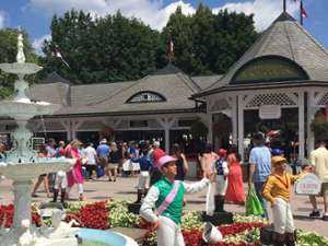 saratoga race course entrance with jockey statues