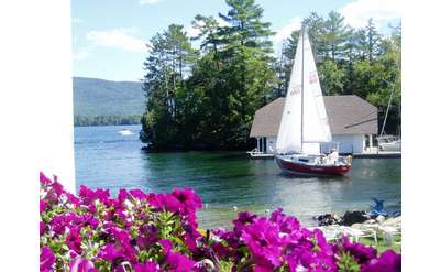Lakeside Lake George Lodging With Dock Space