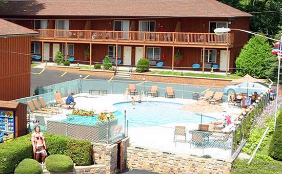 Mohican Resort Motel: Family-Friendly Lodging in Lake George, NY