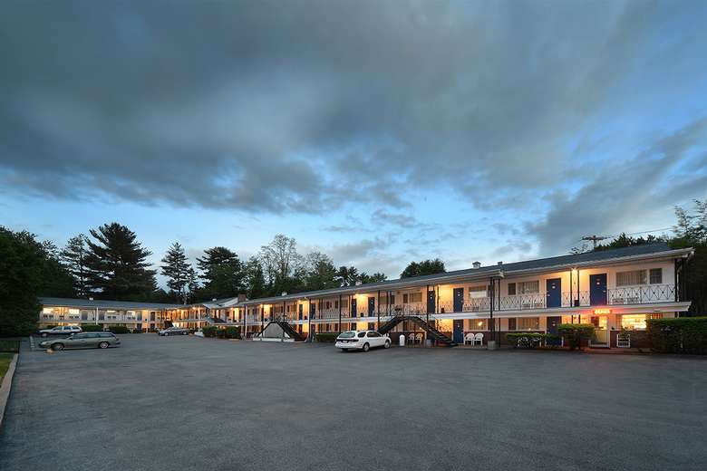 Turf & Spa Motel In Saratoga Springs NY Reasonable Priced Lodging In