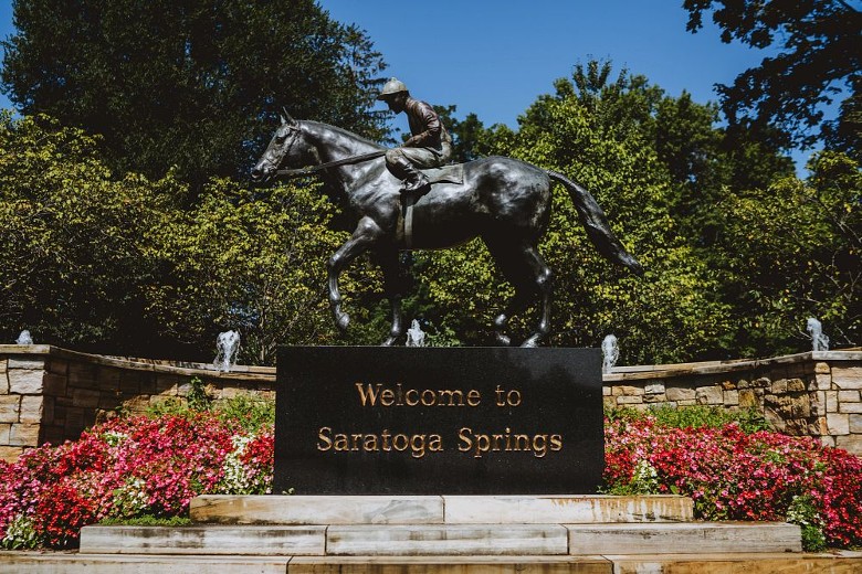 welcome to saratoga springs statue
