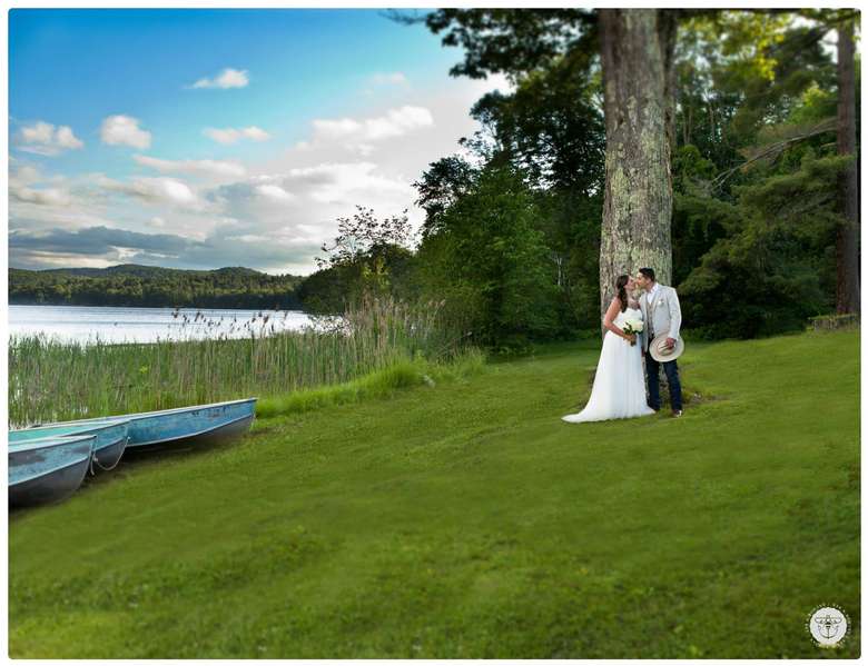 Twin Pines on Trout Lake Lake Cabins & Cottages in Diamond