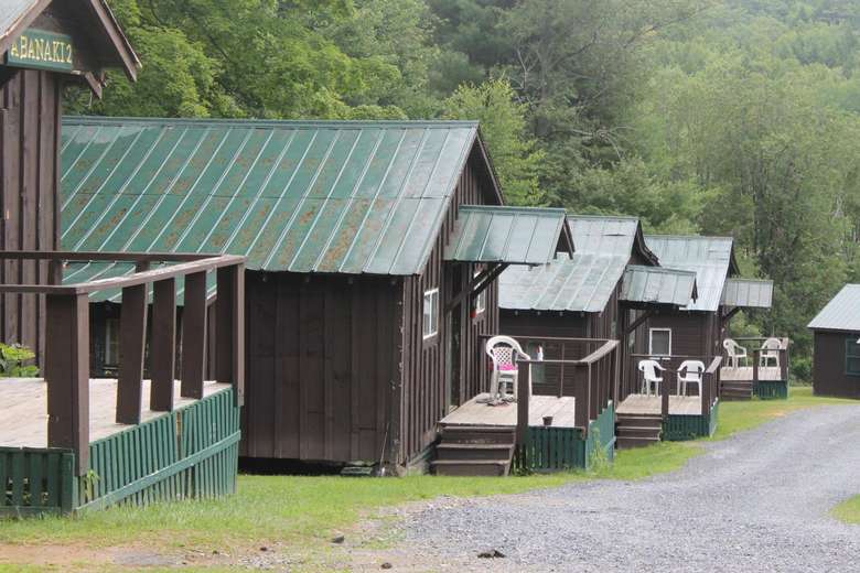 Twin Pines On Trout Lake Lake George Cabins Cottages In