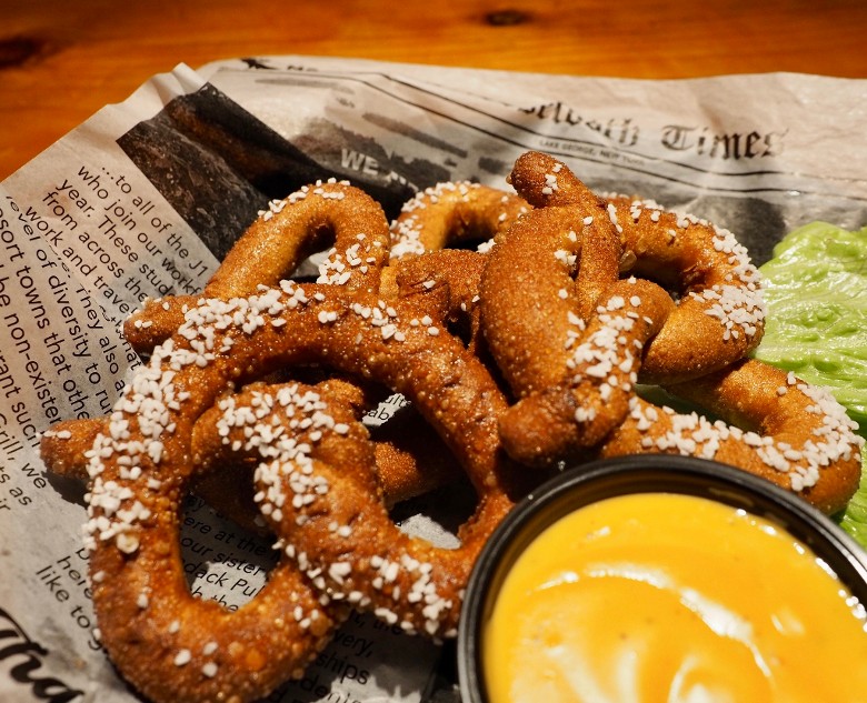pretzels with beer cheese