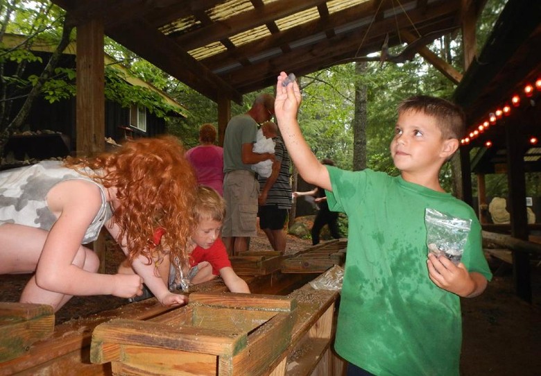 kid gem stone mining