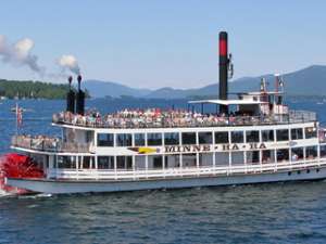 the minnehaha paddlewheel steamboat on lake george