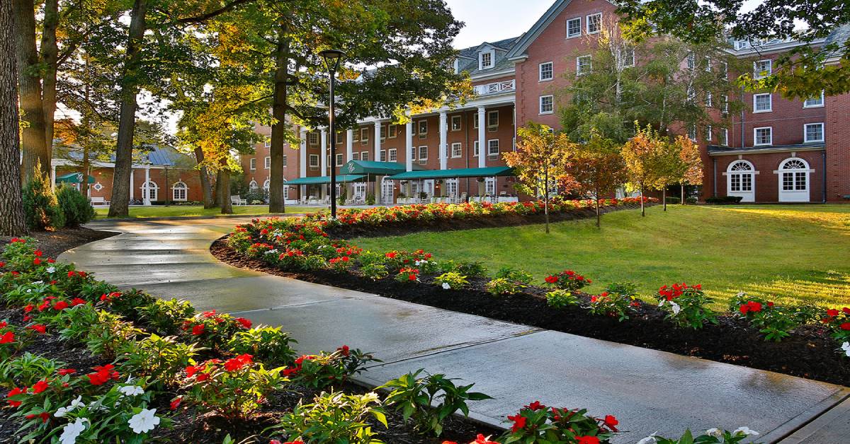 Saratoga Hotels, Motels & Resorts in Saratoga Springs NY & Nearby