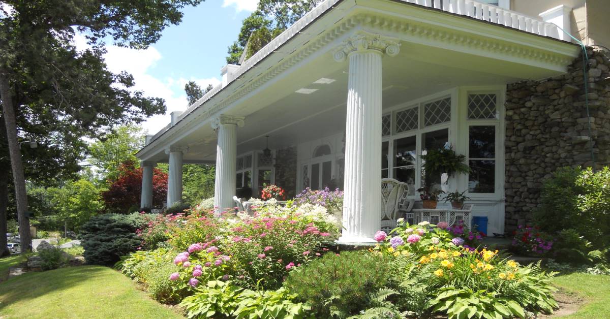 Stay at an Adirondack Bed And Breakfast Or Adirondack Inn and