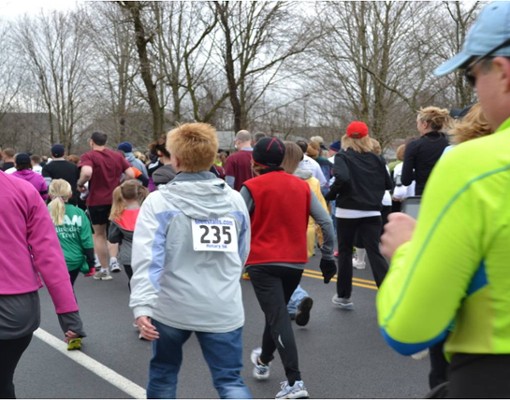 crowd of walkers during a race
