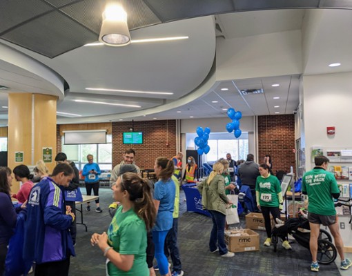runners inside suny adirondack ready to run