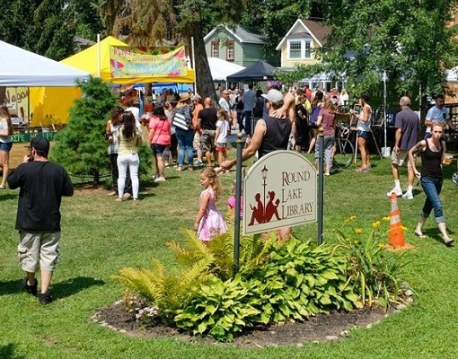 outdoor market and people