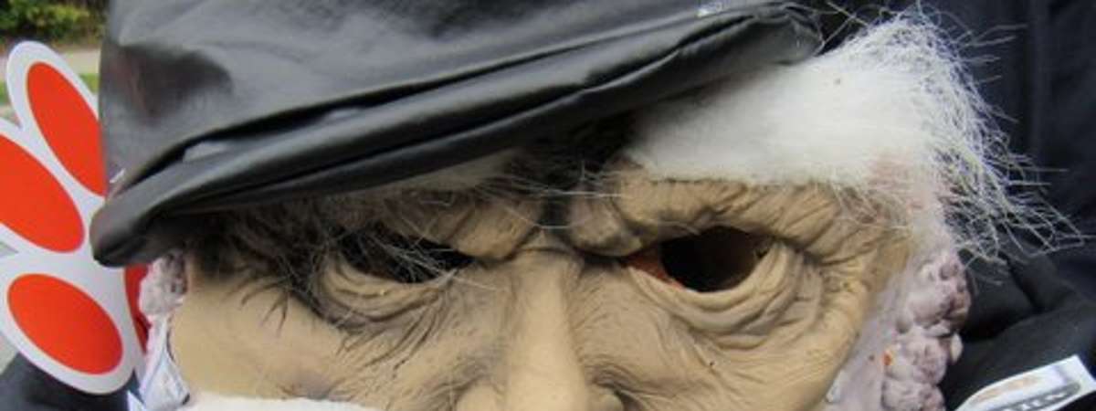 a halloween mask for al caponekin