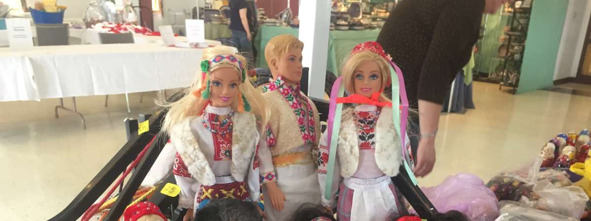 dolls dressed in polish attire