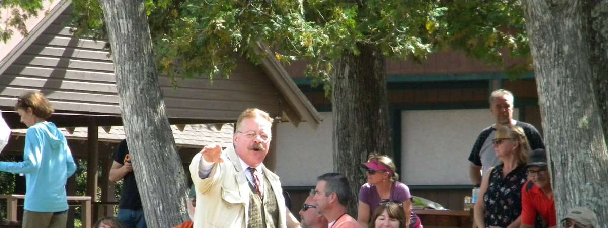 Teddy Roosevelt waving