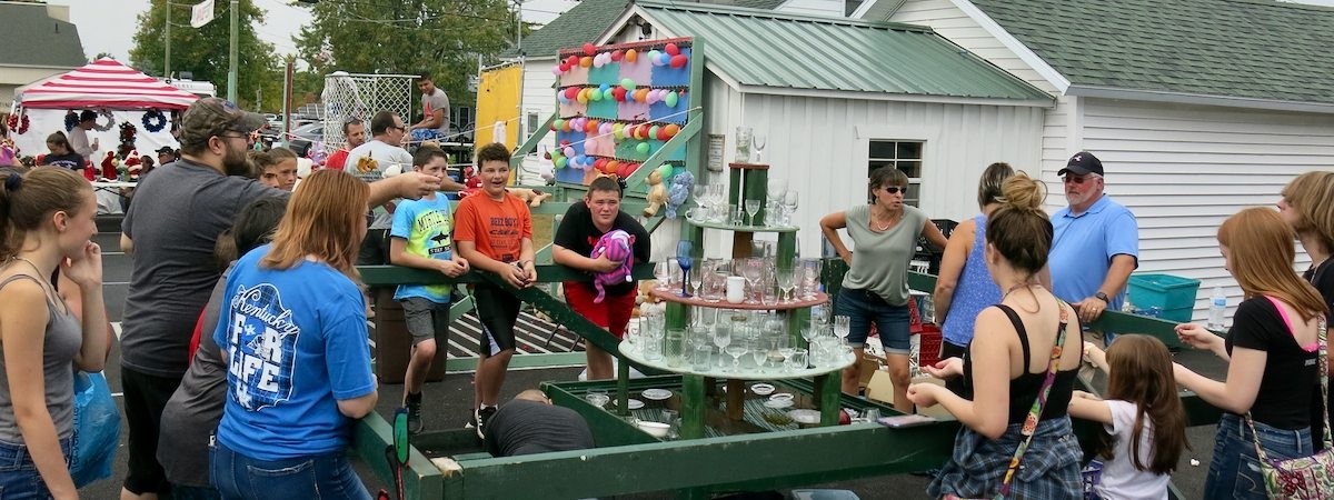 people play games at festival