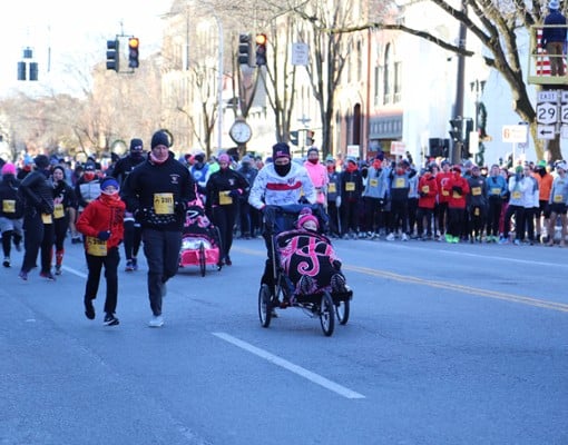 participants racing in the turkey trot