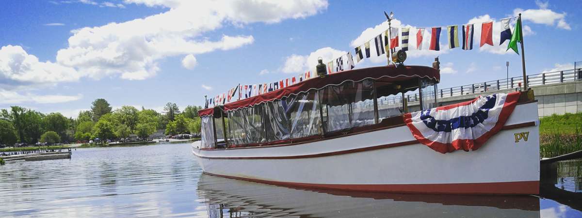 The new long boat for the Adirondack Cruise and Charter Co.