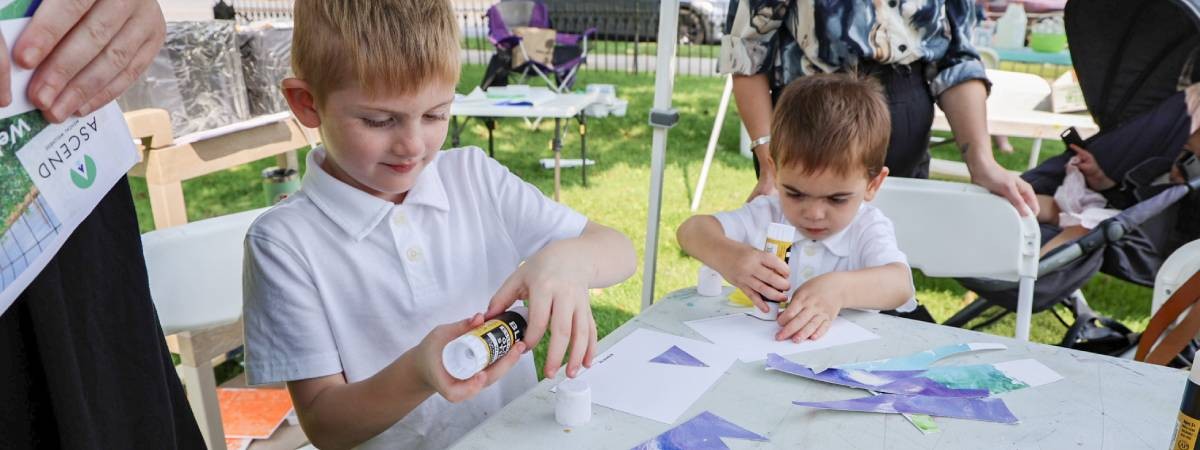 kids working on art