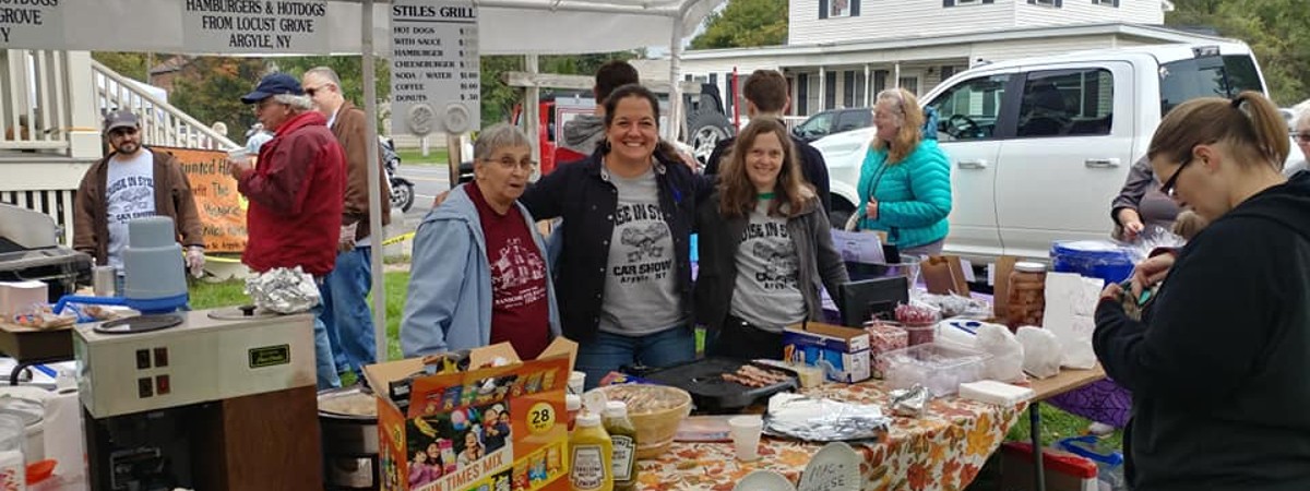 Cruise in Stiles Car Show volunteers serve up delicious food