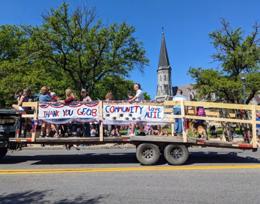 float in memorial day parade
