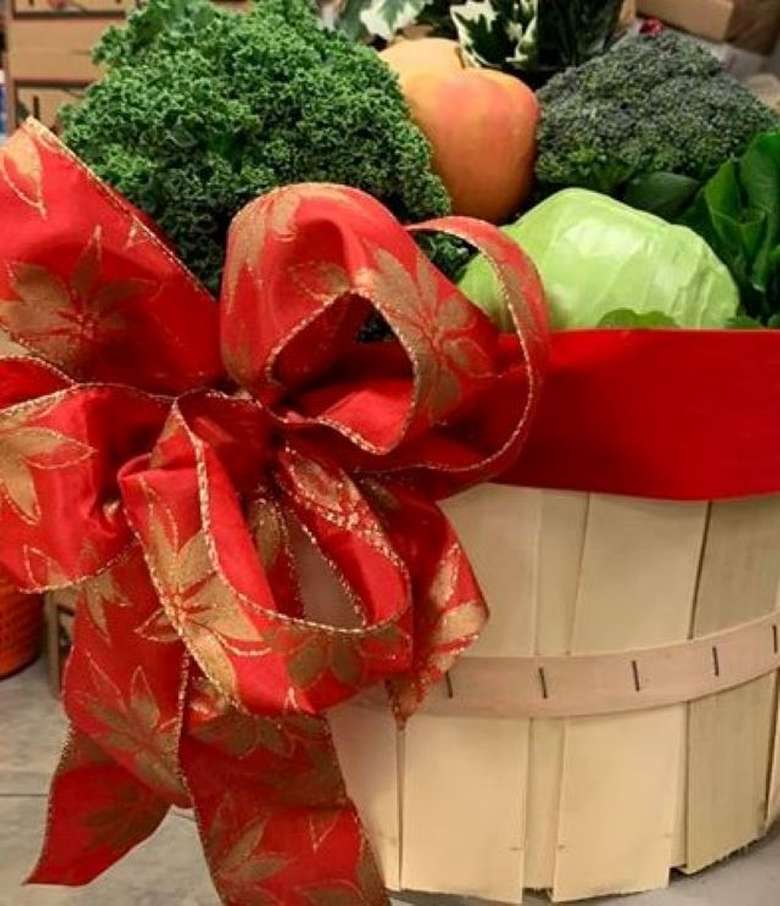Christmas veggie basket at the Market