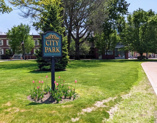 city park sign in glens falls
