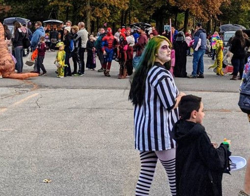 trunk or treat crowd