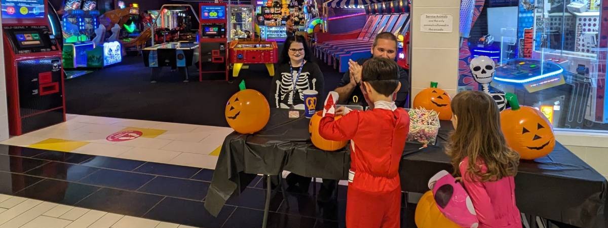 halloween trick or treating at aviation mall